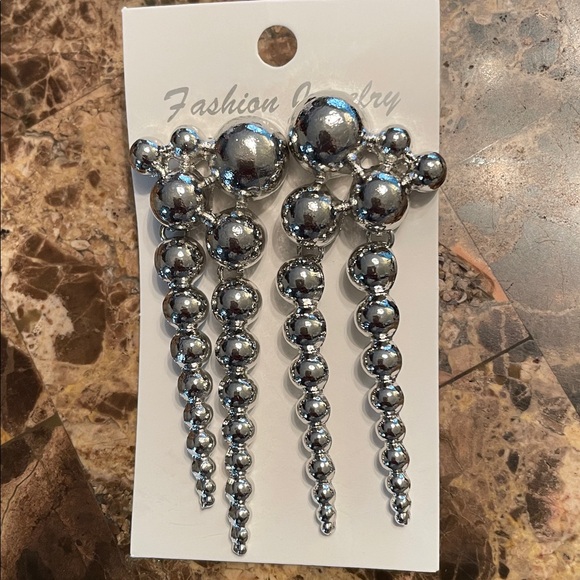 Silver Pearl Cascade Drop Earrings - Elegant Women's Jewelry - Picture 7 of 10